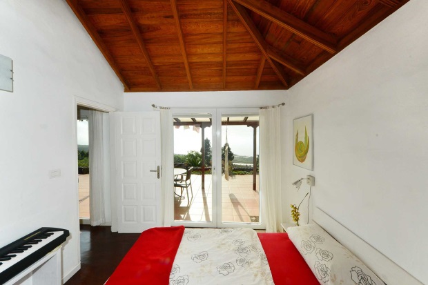 Schlafzimmer 1