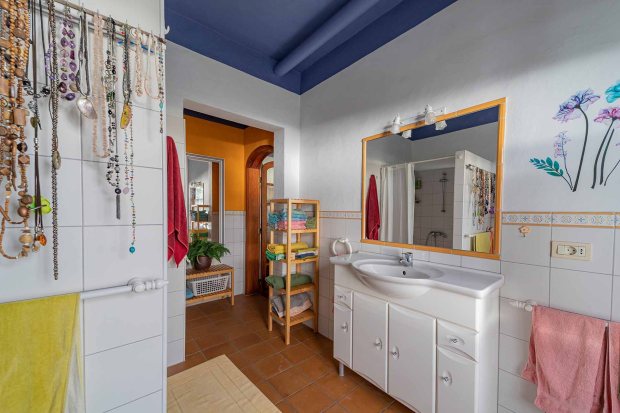 EG Apartment 1, Badezimmer