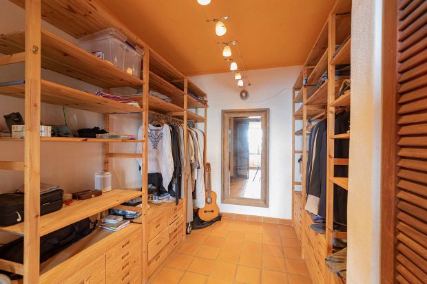 OG Apratment 2 Ankleide