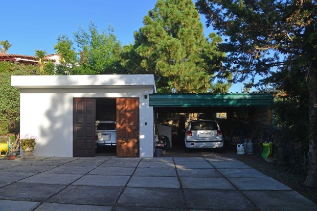 Garage und Carport