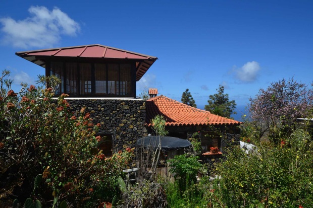Haupthaus von Osten