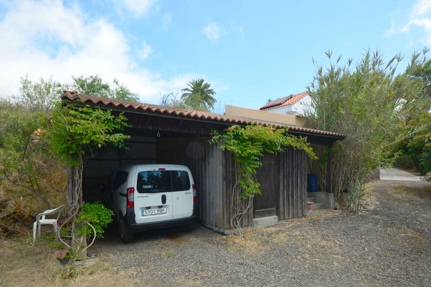 Garage und Lagergebude