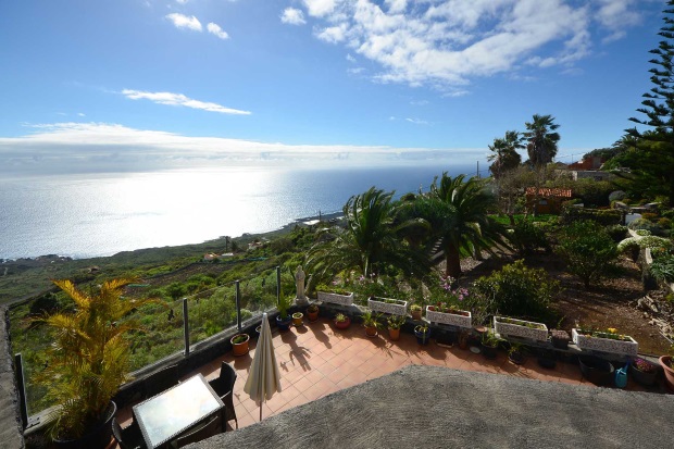  zu den Nachbarinseln La Gomera und El Hierro