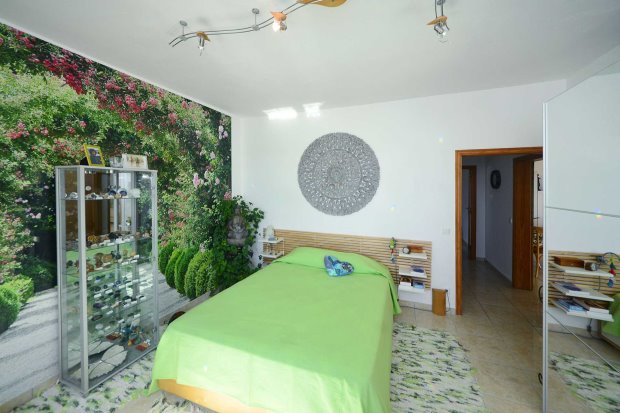 Schlafzimmer 1