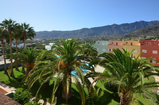 Dachterrasse 1, Blick auf den Gemeinschaftspool mit Grnanlage