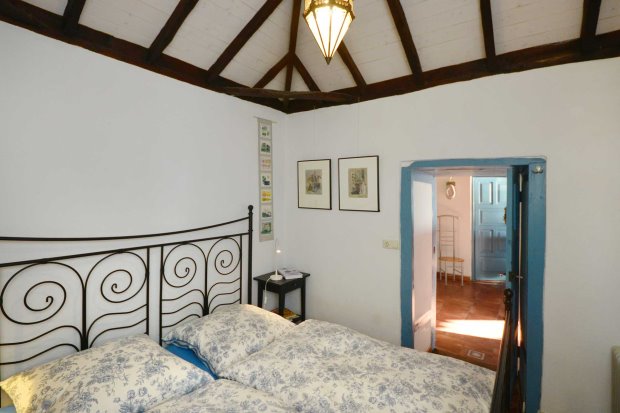 Schlafzimmer 1