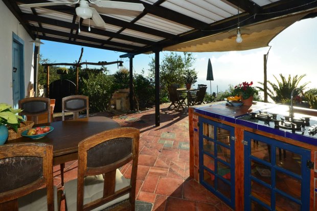 Sdwestterrasse mit Aussenkche