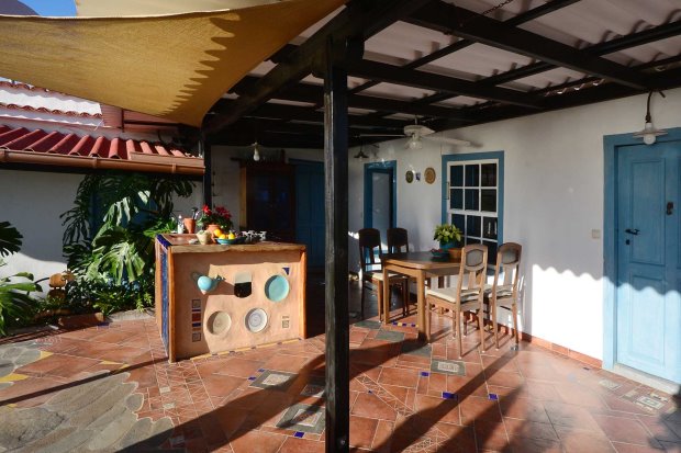 Sdwestterrasse mit Aussenkche