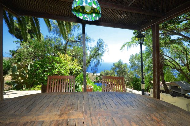 Haupthaus berdachte Terrasse mit herrlichem Meerblick