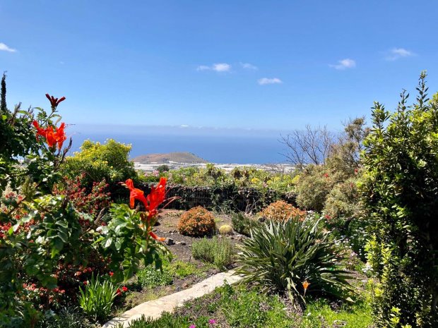 Schn angelegter Garten, wunderbarer Atlantikblick