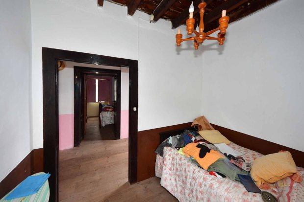 Halbobergeschoss Neuerer Bau Schlafzimmer 2