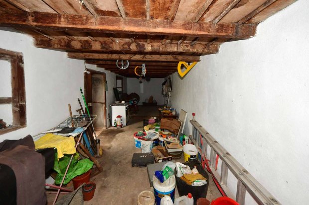 Halbuntergeschoss Neuerer Bau Lagerraum