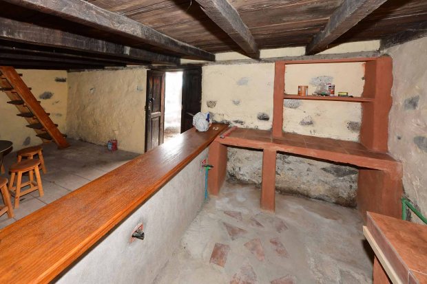 Halbuntergeschoss Neuerer Bau Bodega