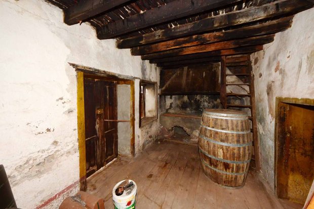 Halbuntergeschoss Altbau Kche