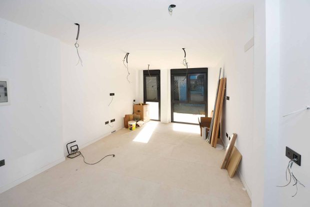 Wohnkche mit elektrisch betriebenen Rollden