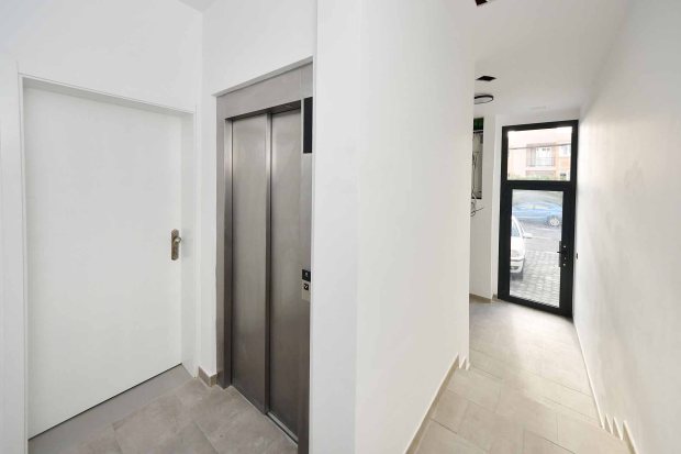 Eingangsbereich des Hauses, links ist die Eingangstr der Wohnung