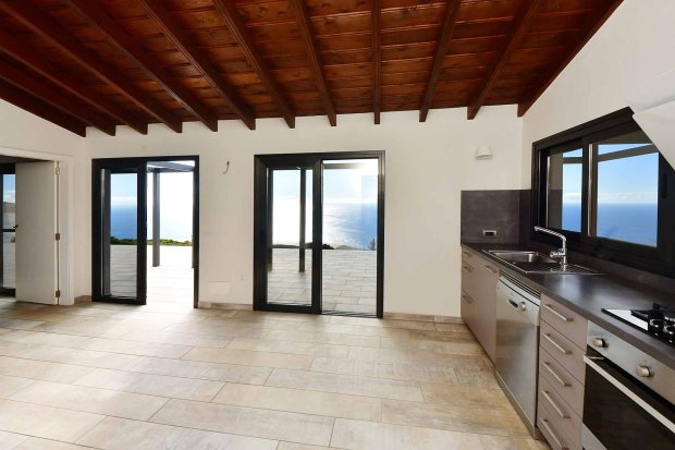 Wohnk�che mit fantastischem Meerblick