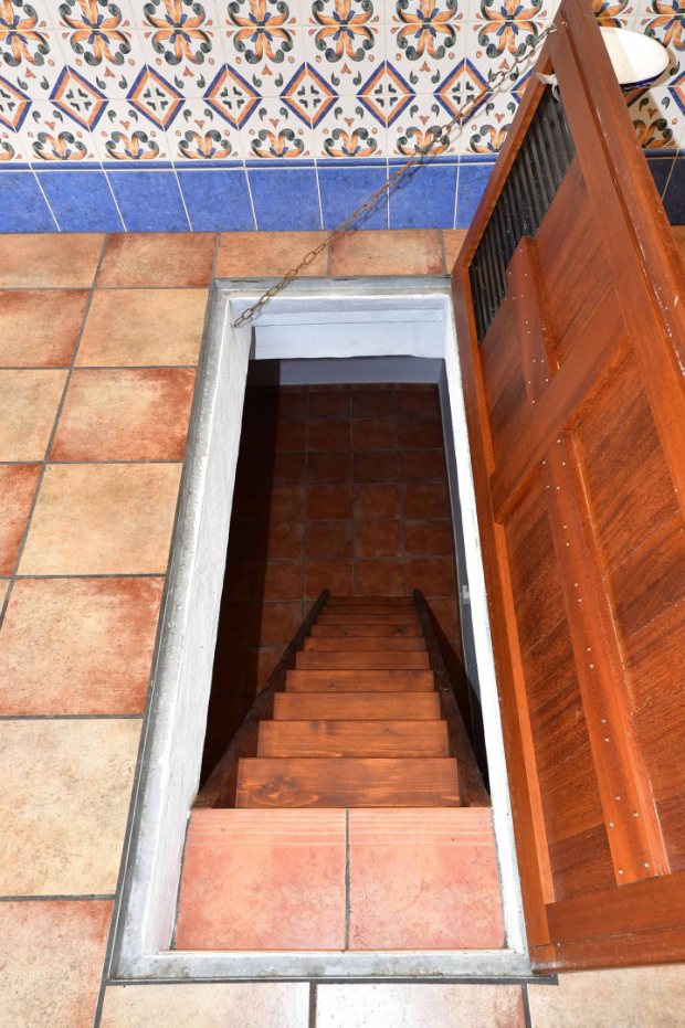 OG Eingangshalle Abgang zum Lagerraum