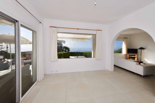 Arbeitszimmer und Wohnbereich mit fantastischem Meerblick