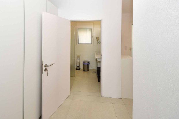 Flur zwischen Kche und Gstebad