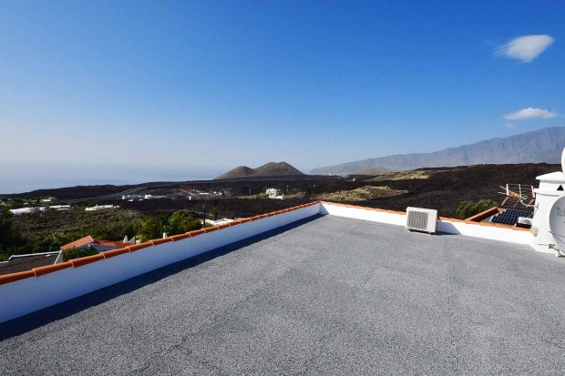 Isolierte Dachterrasse mit sehr schnem Rundumblick