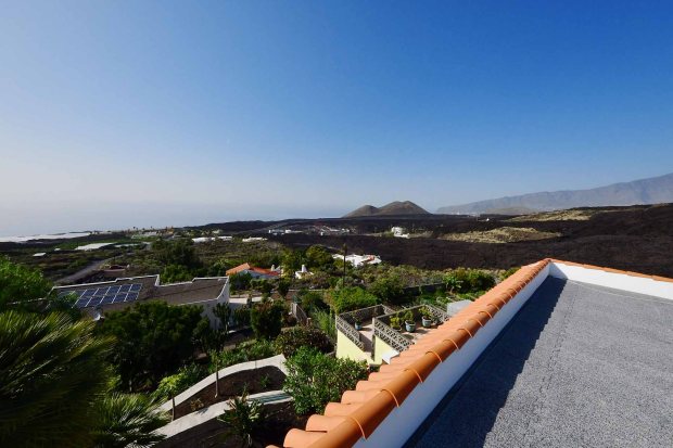 Isolierte Dachterrasse mit sehr schnem Rundumblick