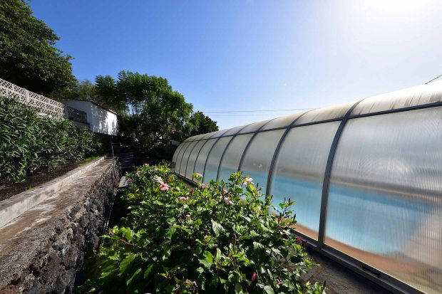 flexibel eingehauster Pool