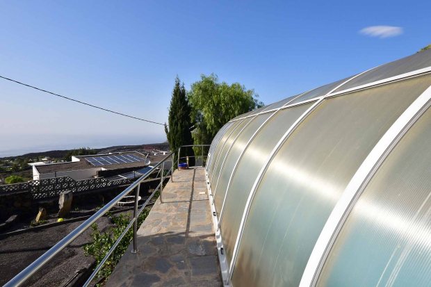 flexibel eingehauster Pool