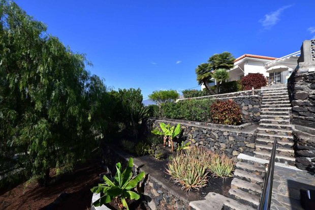 Aufwndig angelegter Gartenbereich