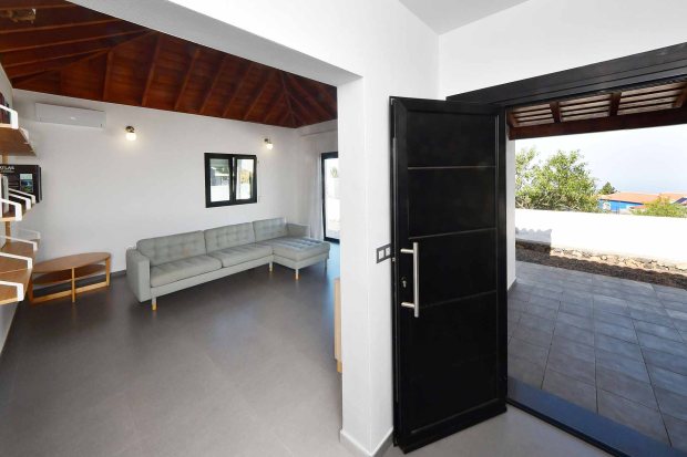 Wohnzimmer, �bergang zum Eingangsbereich