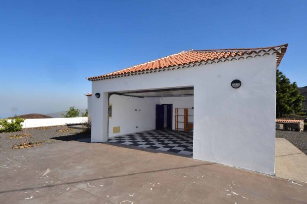 Garage/Hauswirtschaftsraum/Werkstatt mit zugang zum Wohnhaus