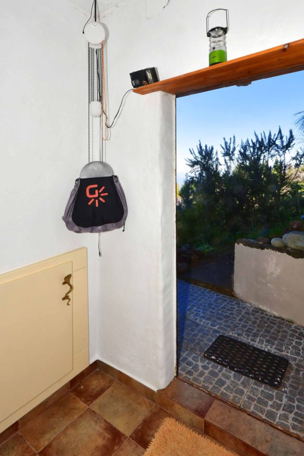 Halbuntergeschoss Badezimmer, Schwerkraftlampe