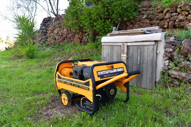 Kr�ftiges Stromaggregat mit E-Starter