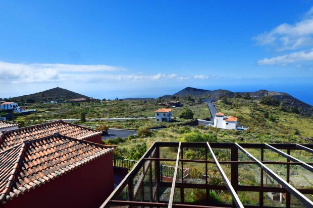 Gro�e Terrasse mit sch�nem Meerblick