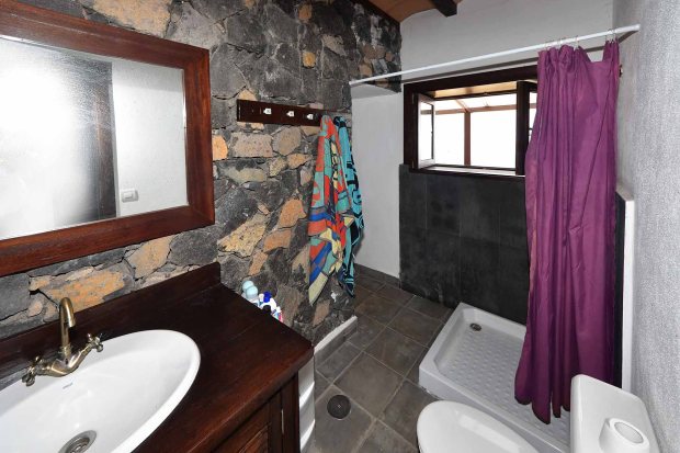 Unteres Wohnhaus, Badezimmer