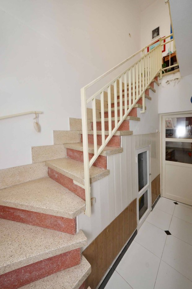 EG Treppe zum 1.+2. OG