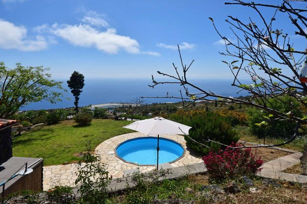 Pool, oberste Gartenterrasse