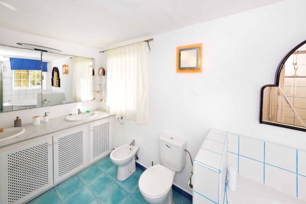 Badezimmer 1 on suite