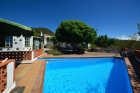 Pool mit Bodega, Haupt- und Gstehaus