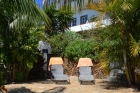 Grozgige, uneinsehbare Sonnenterrasse am Pool