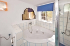 Badezimmer 1 on suite