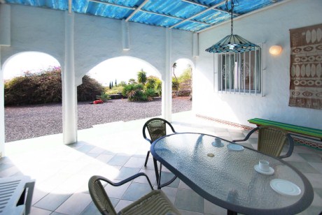 �berdachte Terrasse