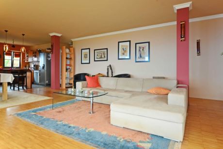 Wohnzimmer mit Essbereich