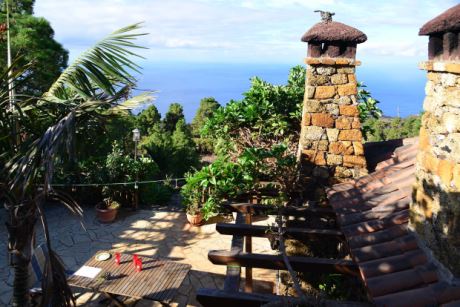 Blick von der Dachterrasse in den Innenhof