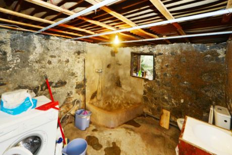 Provisorisches Bad im Nebengebäude