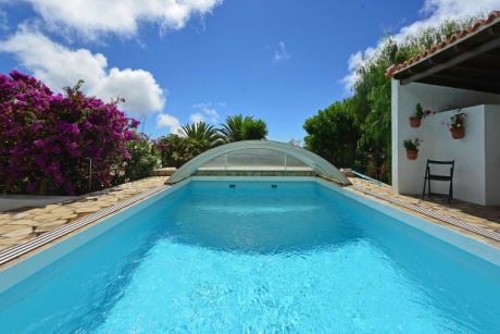 Solar beheizter Salzwasser-Pool mit variabler �berdachung