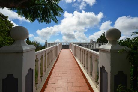 Br�cke zur Dachterrasse