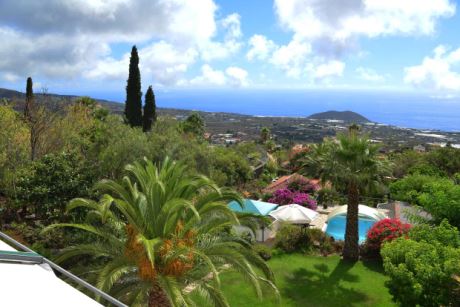 Blick von Dachterrasse Haupthaus