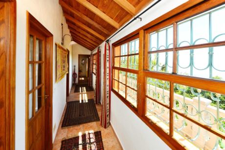 Flur mit Panoramablick