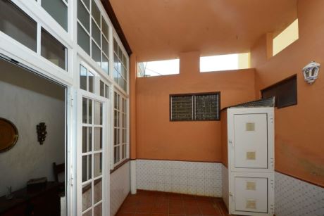 EG Innenhof, teilüberdacht